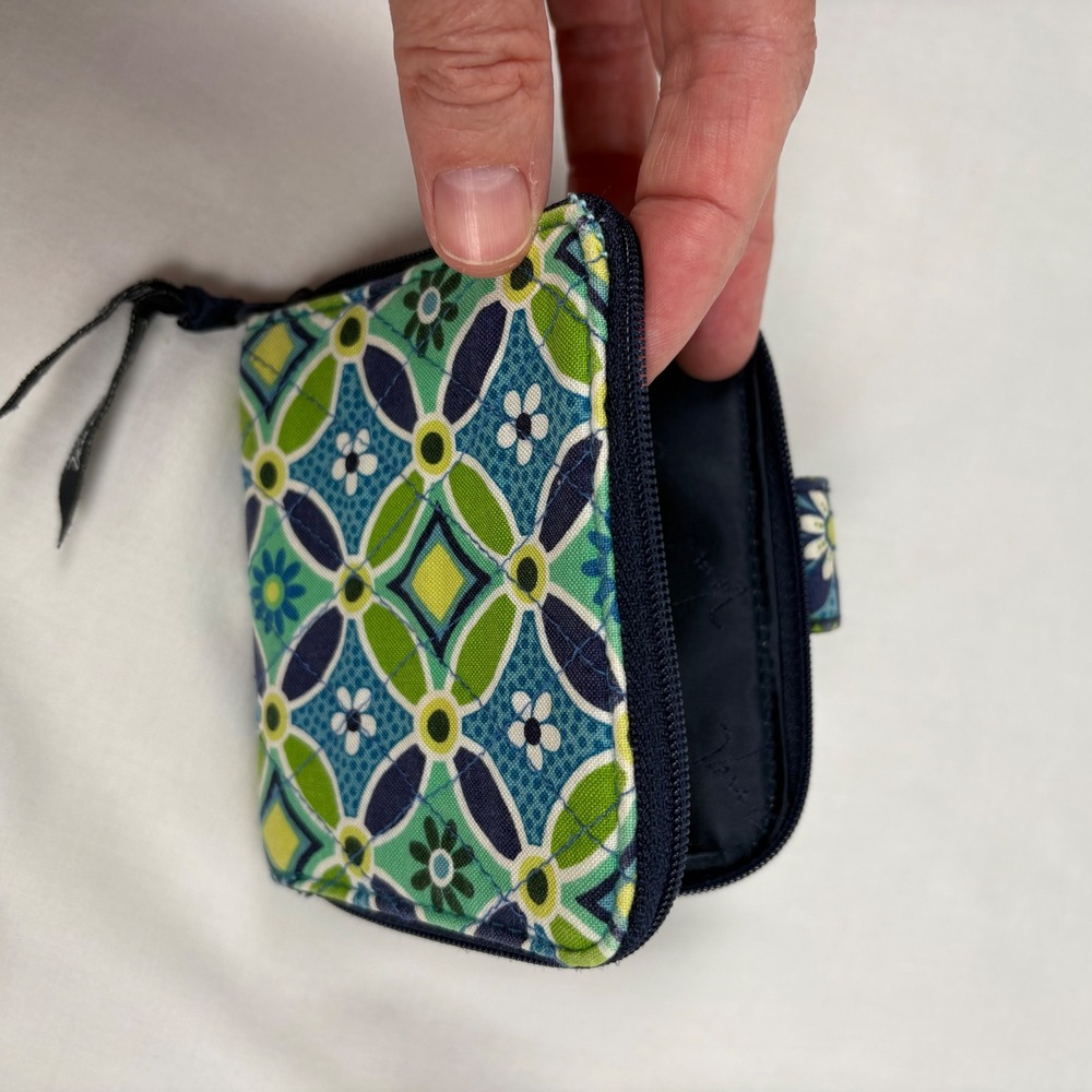 Vera Bradley Bifold Wallet Blue Green Daisy Daisy Quilted‎ Floral Coin Pocket - Picture 6 of 10